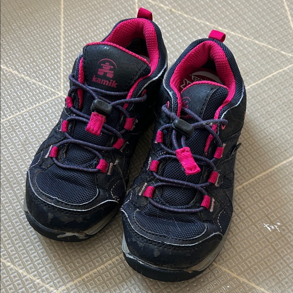 Kamik Kids' Sneakers in Black and Pink